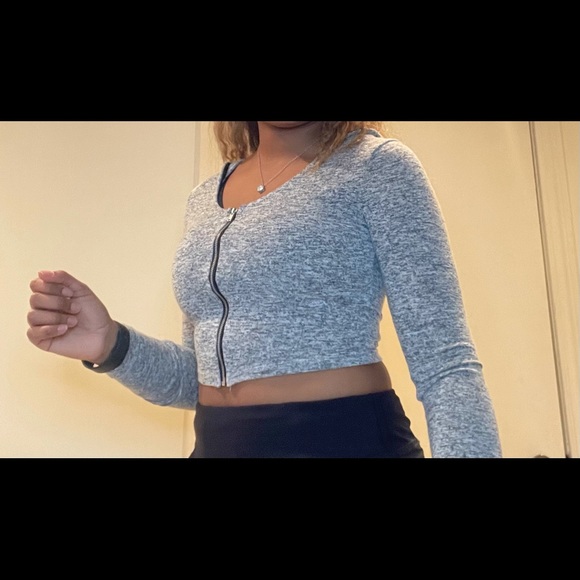 GREY CROPPED SWEATER WITH HOODIE - Picture 1 of 3